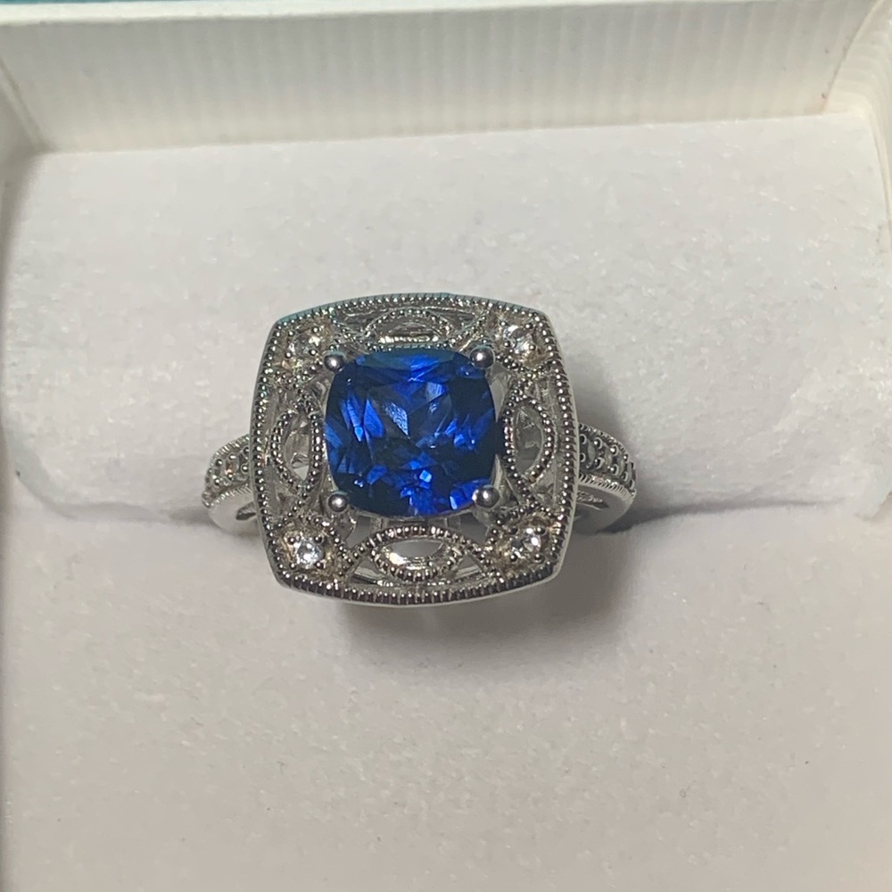 Sterling Silver Vintage-Style Blue Sapphire Halo Ring